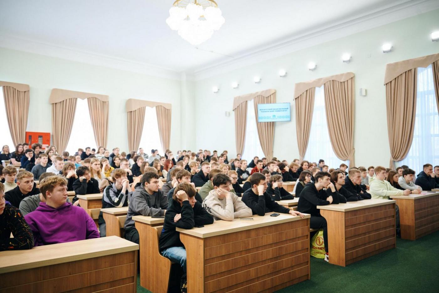 Безопасное будущее: диалог о профилактике правонарушений в молодежной среде